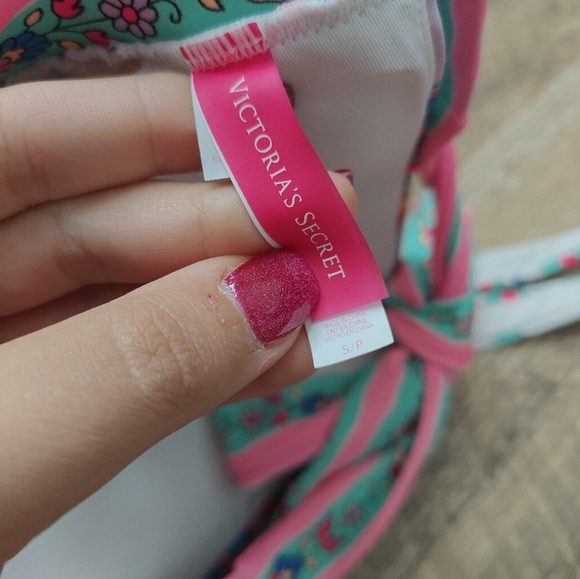 🤍Victoria's Secret Flower Multi Color Rhinestone Swimsuit Bikini Top Size Small - Picture 4 of 4